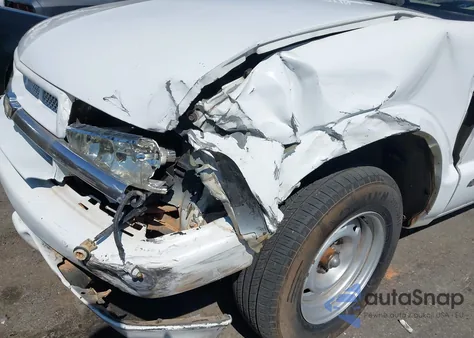 2002 Chevrolet S-10 z USA, uszkodzony, nr VIN 1GCCS14W128253246